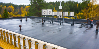 Airducts on top of a commercial building